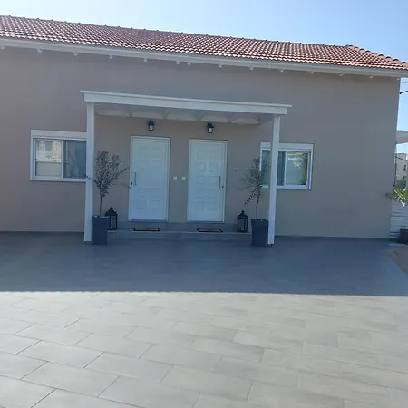 Golden 2 Apartment